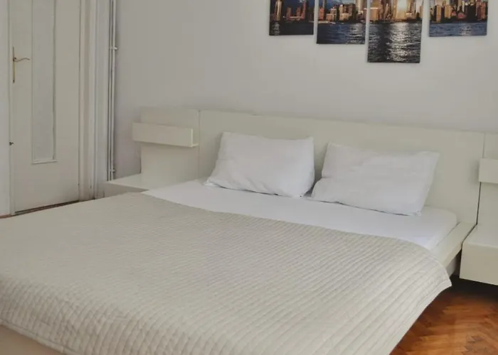 Downtown Apartment Piata Romana